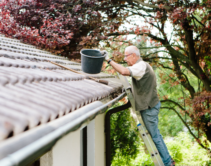 Along with the change in season comes a shift in the needs of your home. Check out these maintenance tips for transitioning your home from Summer to Fall.