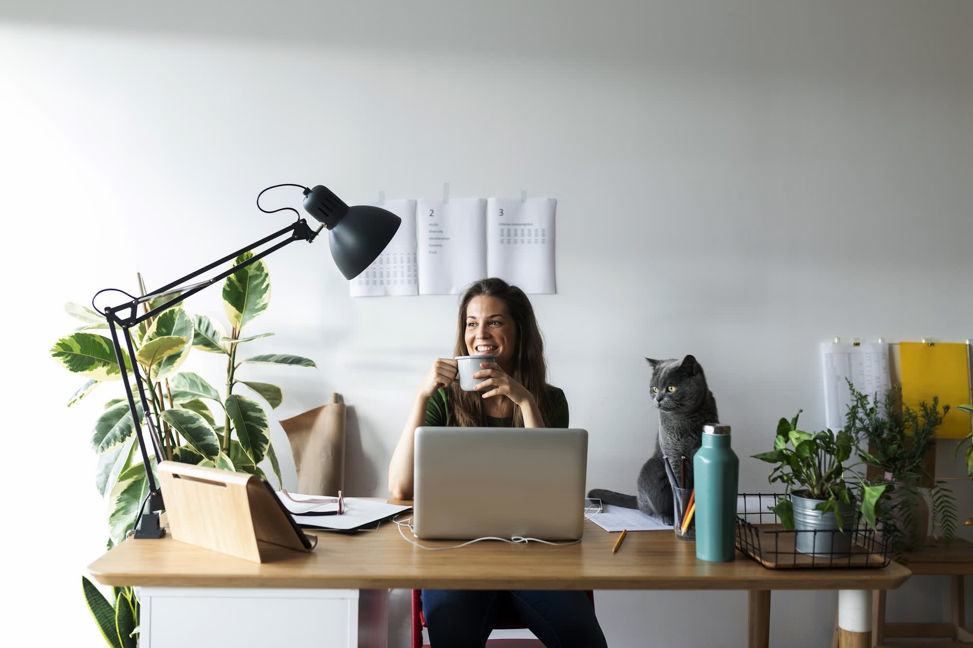 Many companies are requiring employees to be in office a few days a week. Looking to create a balance in your hybrid work schedule? Check out these tips!